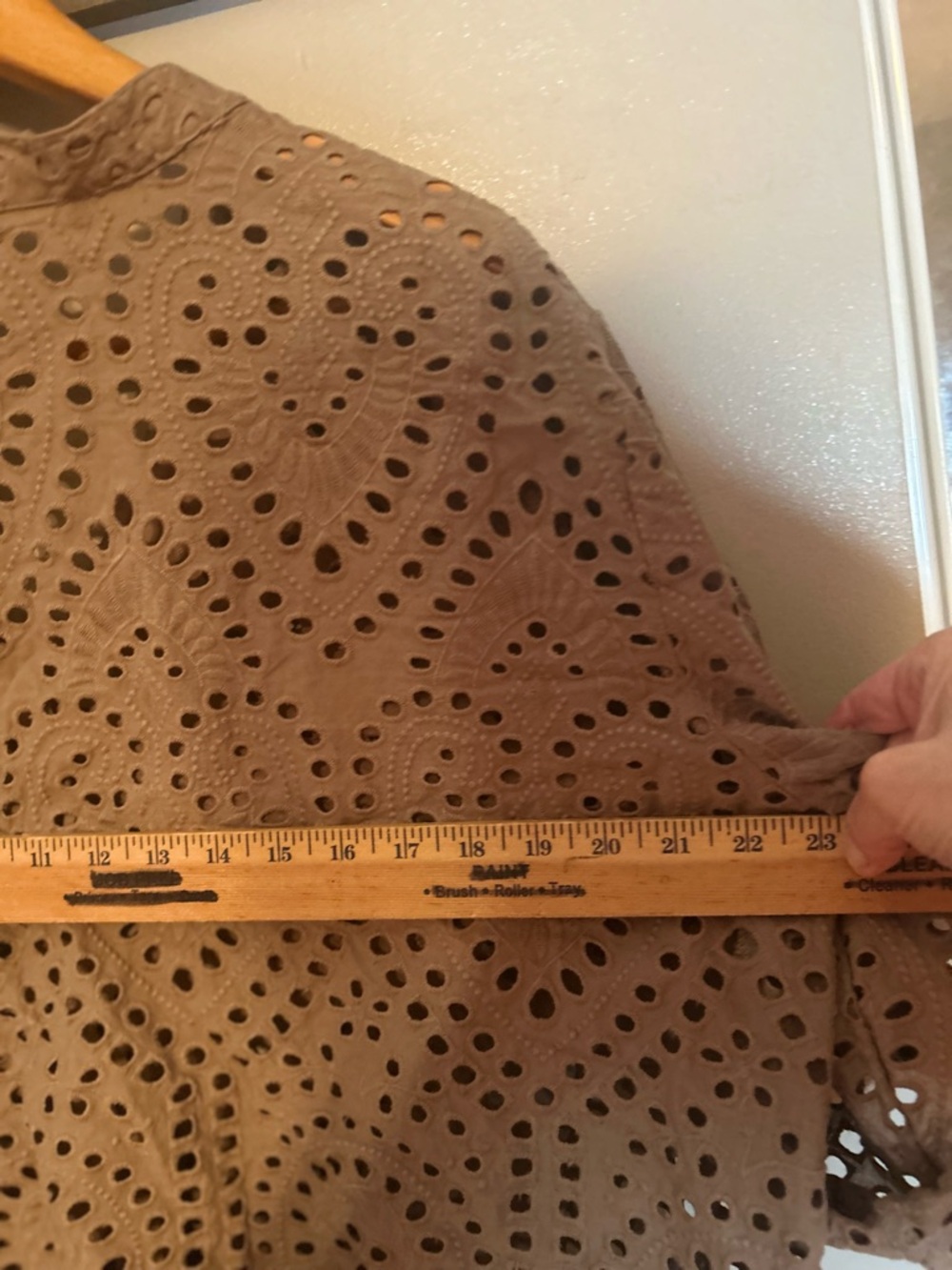 Eyelet blouse - Picture 9 of 9
